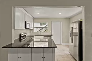 2329 7th St S, Saint Petersburg, FL 33714 - Photo 22