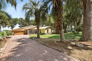 35040 Shady Oaks Ln, Fruitland Park, FL 34731 - Photo 2