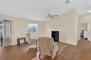 448 Canterbury Ct, The Villages, FL 32162 - Photo 8