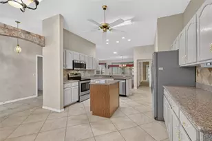 542 Loma Paseo Dr, The Villages, FL 32159 - Photo 8