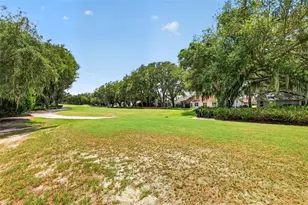 542 Loma Paseo Dr, The Villages, FL 32159 - Photo 2