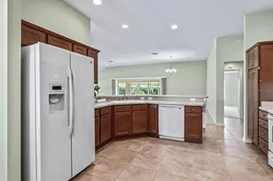 2215 Triggerfish Run, The Villages, FL 32162 - Photo 8