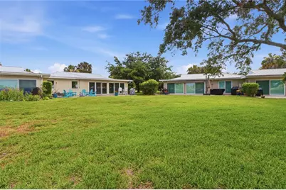 11628 W Bayshore Drive #8, Crystal River, FL 34429 - Photo 2