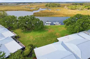 11628 W Bayshore Dr, Crystal River, FL 34429 - Photo 6