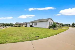 17718 Blazing Star Cir, Clermont, FL 34714 - Photo 2