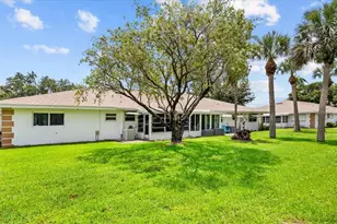 127 Lakes End Dr, Fort Pierce, FL 34982 - Photo 4
