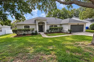 1306 Windy Bluff Dr, Minneola, FL 34715 - Photo 2
