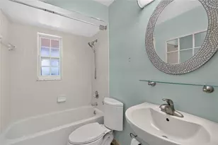 302 E Mirror Lake Dr, Fruitland Park, FL 34731 - Photo 18