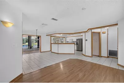 302 E Mirror Lake Drive, Fruitland Park, FL 34731 - Photo 8