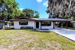 1240 Cr 463, Lake Panasoffkee, FL 33538 - Photo 4