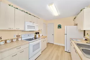 911 Medira Dr, Lady Lake, FL 32159 - Photo 14