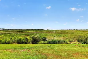 562 Avecilla Dr, The Villages, FL 32162 - Photo 2