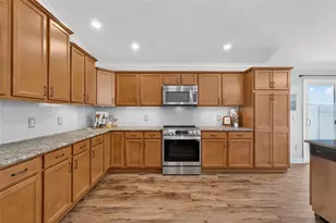 562 Avecilla Dr, The Villages, FL 32162 - Photo 8
