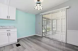 721 Sharon Dr, Lady Lake, FL 32159 - Photo 8