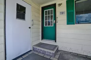 721 Sharon Dr, Lady Lake, FL 32159 - Photo 4