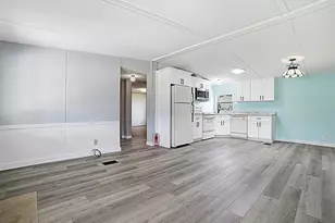 721 Sharon Dr, Lady Lake, FL 32159 - Photo 10