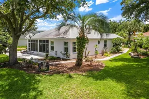 3354 St Lucia Ct, Tavares, FL 32778 - Photo 4