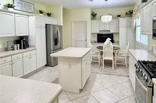 646 Murphys Estate Dr, The Villages, FL 32162 - Photo 8