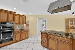 2085 Sussex Dr, Mount Dora, FL 32757 - Photo 18