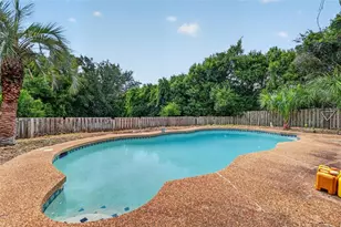2085 Sussex Dr, Mount Dora, FL 32757 - Photo 38