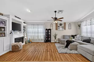 36809 Meridian Cir, Grand Island, FL 32735 - Photo 6