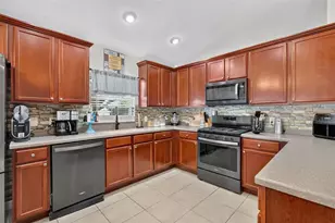 36809 Meridian Cir, Grand Island, FL 32735 - Photo 14