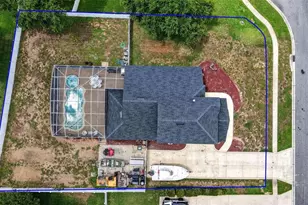 36809 Meridian Cir, Grand Island, FL 32735 - Photo 4