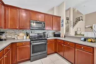 36809 Meridian Cir, Grand Island, FL 32735 - Photo 16