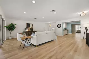 32749 Lake Eustis Dr, Tavares, FL 32778 - Photo 12