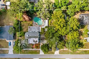 127 E Laurel Ave, Howey in the Hills, FL 34737 - Photo 2