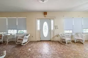127 E Laurel Ave, Howey in the Hills, FL 34737 - Photo 6
