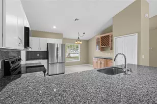 148 Country Lakes Cir, Groveland, FL 34736 - Photo 14