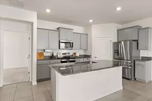 8104 Penrose Pl, Wildwood, FL 34785 - Photo 16