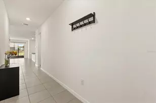 8104 Penrose Pl, Wildwood, FL 34785 - Photo 4
