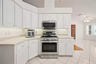 27202 Racquet Cir, Leesburg, FL 34748 - Photo 20