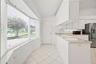27202 Racquet Cir, Leesburg, FL 34748 - Photo 16