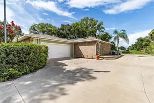 32834 Lakeshore Dr, Tavares, FL 32778 - Photo 32