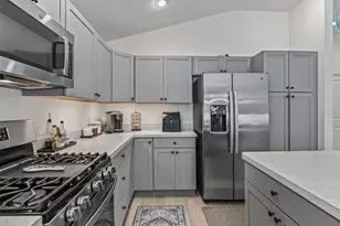 7536 Kuenher Ct, The Villages, FL 34762 - Photo 12