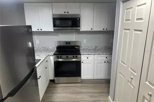6335 SE 159th Ct, Ocklawaha, FL 32179 - Photo 2