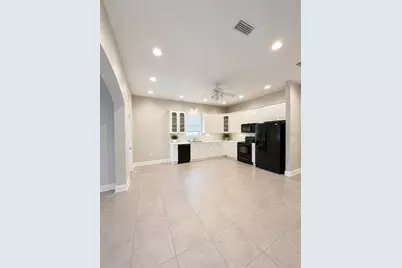 217 E 19th Avenue, Mount Dora, FL 32757 - Photo 2