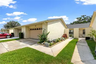 2226 Cypress Cove Dr, Tavares, FL 32778 - Photo 4