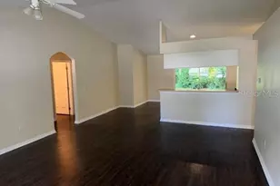 513 Hamlet Ct, Fruitland Park, FL 34731 - Photo 2