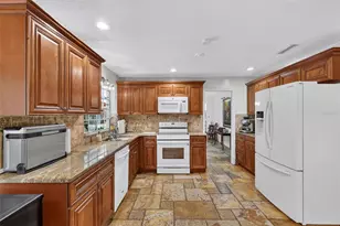 22740 County Rd 44A, Eustis, FL 32736 - Photo 16