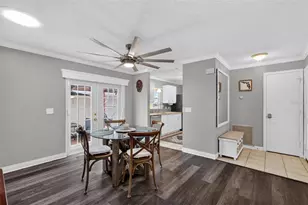 1004 Laredo Ln, Lady Lake, FL 32159 - Photo 12
