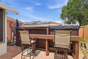 1004 Laredo Ln, Lady Lake, FL 32159 - Photo 2