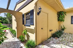 1111 Lakeshore Dr, Eustis, FL 32726 - Photo 4