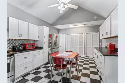 511 E Mirror Lake Drive, Fruitland Park, FL 34731 - Photo 38