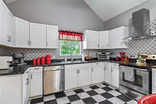 511 E Mirror Lake Dr, Fruitland Park, FL 34731 - Photo 42