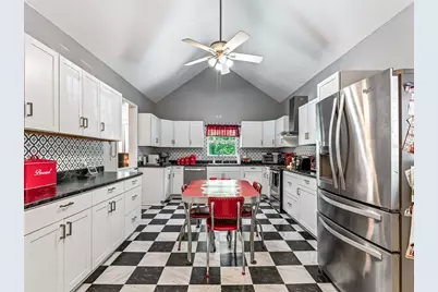 511 E Mirror Lake Drive, Fruitland Park, FL 34731 - Photo 40