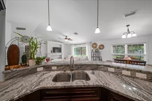 60 Owens St, Umatilla, FL 32784 - Photo 14
